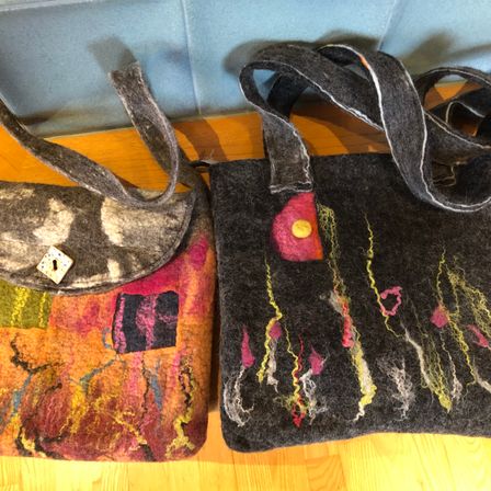 Bild enthält, Accessories, Bag, Handbag, Purse, Home Decor