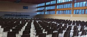 Bild enthält, People, Person, School, Classroom, Indoors, Crowd, Audience, Lecture, Hall, Lecture Hall