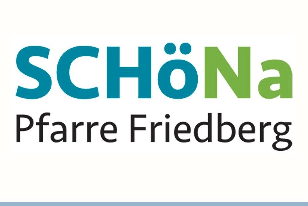 Das Bild zeigt das Logo für SCHÖN, mit dem Namen in einer stilisierten, modernen Schrift in blauer und grüner Farbgebung.