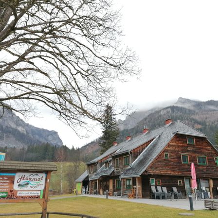 Bild enthält, Building, Outdoors, Shelter, Countryside, Hut, Nature, Rural, Tree, Housing, House