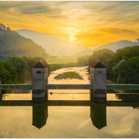 Bild enthält, Outdoors, Water, Nature, Scenery, Sky, Architecture, Building, Shelter, Waterfront