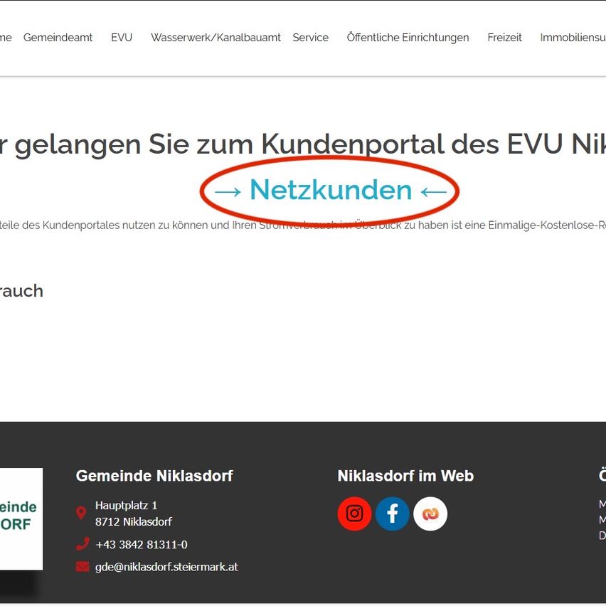 Screenshot einer Webseite der Gemeinde Niklasdorf, mit Link zum Kundenportal, Kontaktdaten und Social-Media-Icons.