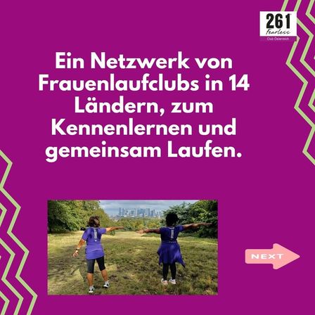 Bild enthält, Person, Walking, Purple, Advertisement, Poster, Coat, Grass, Adult, Female, Woman