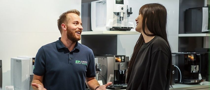 Bild enthält, Advertisement, Poster, Adult, Male, Man, Person, Female, Woman, Head, Hospital