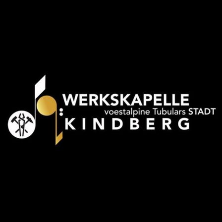 Das Werkskappelle-Logo zeigt einen goldenen Hammer und ein Emblem auf schwarzem Hintergrund. Es steht 'Voestahlpine Tubulars Stadt Kindberg' in weiß.