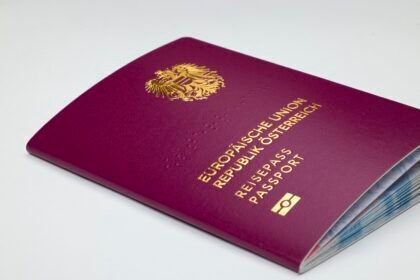 Bild enthält, Text, Document, Id Cards, Passport