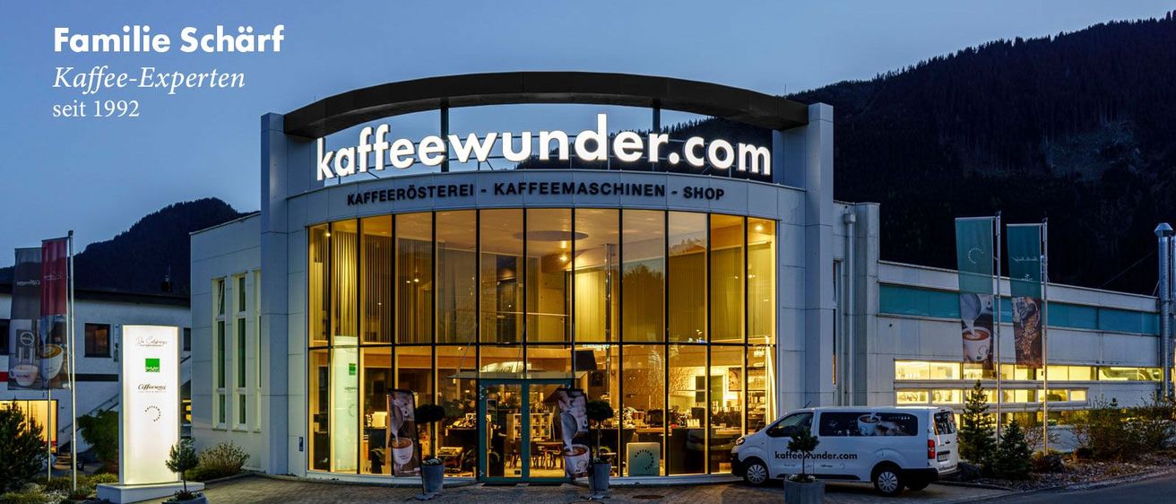 Bild enthält, Car, Car Dealership, Vehicle, Architecture, Building, Shop, Shopping Mall, Office Building, Wheel, Urban