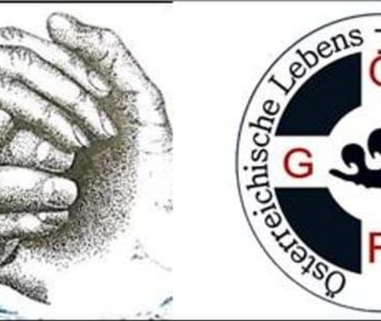 Ein Bild einer Hand, die eine andere Hand hält, und ein Logo mit den Buchstaben GR und einem roten Kreis in der Mitte.