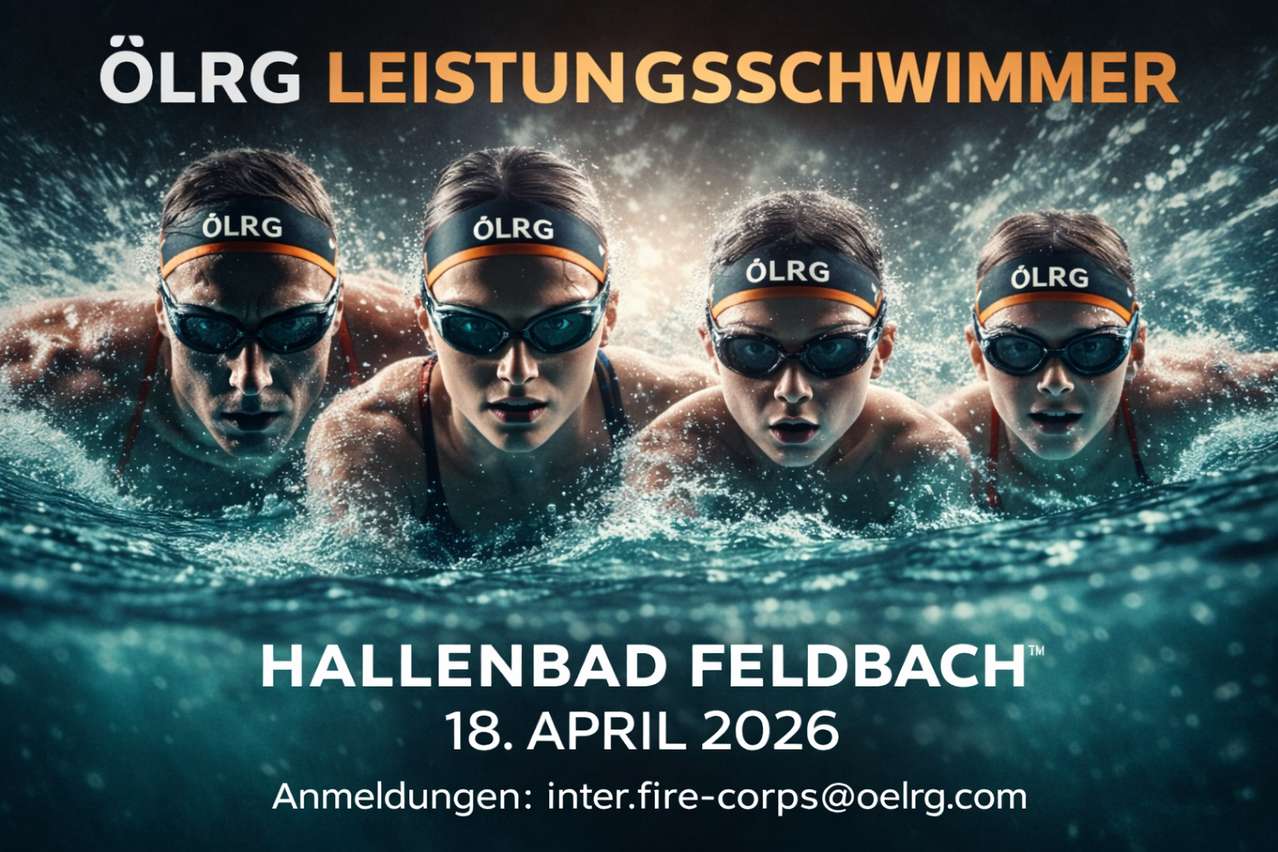 Ein Bild zeigt vier Schwimmer in einem Pool mit den Worten "Hallenbad Feldbach" und dem Datum 18. April 2026. Sie tragen Schwimmbrillen und Stirnbänder mit den Buchstaben OLRG. Der Hintergrund ist blau mit Wasserspritzern.