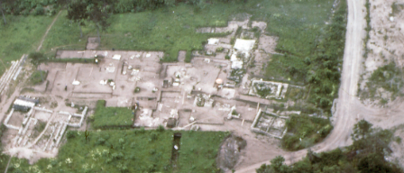 Bild enthält, Monastery, Outdoors, Nature, Countryside, Aerial View, Field, Rural
