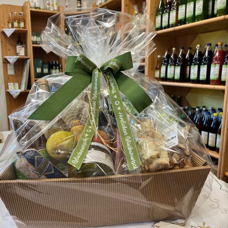 Bild enthält, Shelf, Bottle, Alcohol, Beverage, Liquor