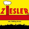 Ein gelbes Plakat mit einem roten Schornstein oben und dem Wort 'ZIESLER' in fetten roten Buchstaben. Darunter steht 'Inh. Todtling Armin' in Schwarz. Der Hintergrund zeigt eine Stadtsilhouette.
