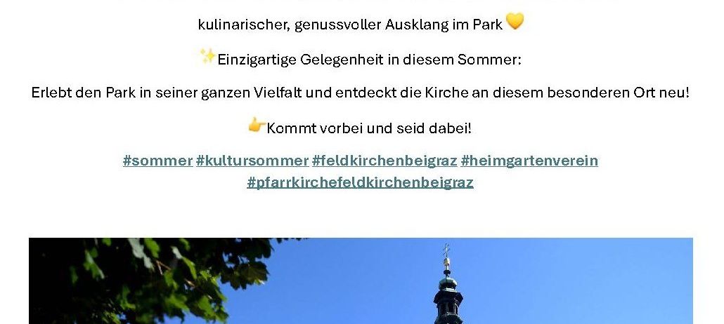 Ein hoher weißer Turm mit einer Uhr an der Seite steht in einem Park mit grünen Bäumen und einem klaren blauen Himmel.
