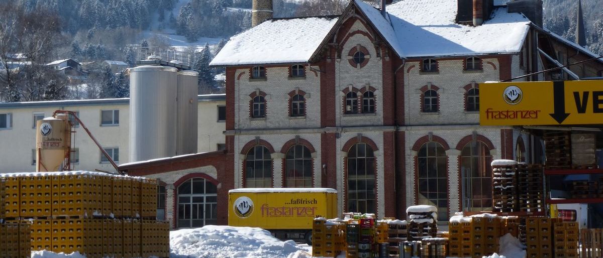 Bild enthält, Architecture, Building, Factory, Neighborhood, Brewery, Outdoors, Nature, Peak, Machine, Wheel