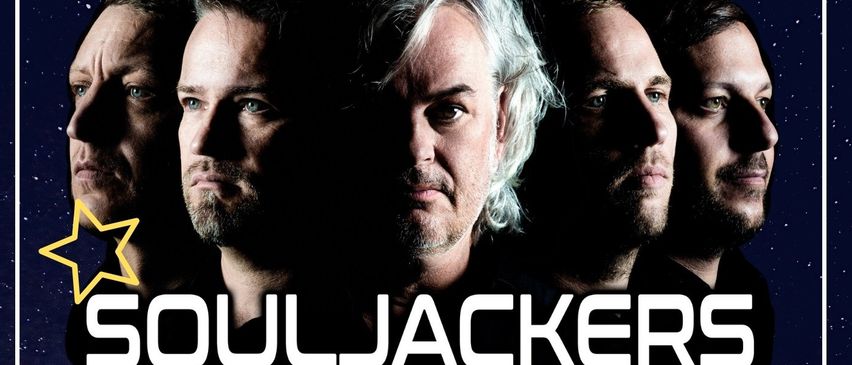 Ein Werbeplakat für das 30-jährige Jubiläum von Souljackers mit vier Männern, darunter der Text '30 Jahre Jugendhaus K9' und Musiknoten. Die Zeit '19 Uhr' und 'Openair' sind ebenfalls zu sehen.