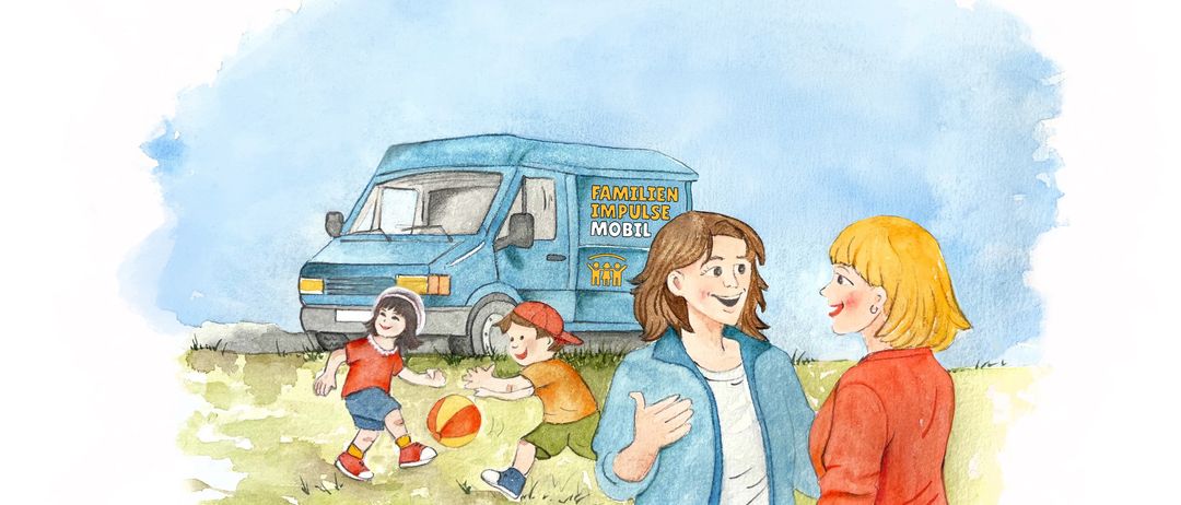 Ein Familienvan mit der Aufschrift 'Familien Impuls Mobil' ist auf einem Grasfeld geparkt. Zwei Frauen und zwei Kinder stehen davor, während zwei Kinder mit einem Ball spielen.