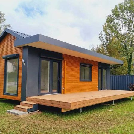 Bild enthält, Interior Design, Housing, Wood, Deck, House, Porch, Cottage, Hardwood