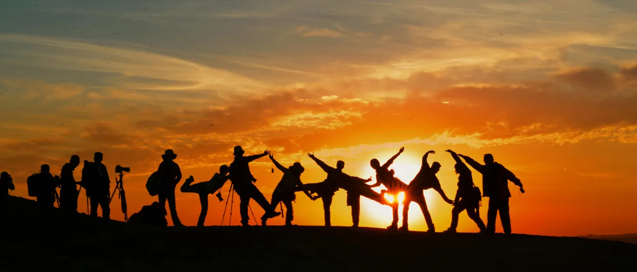 Nature, Outdoors, Sky, People, Person, Adult, Male, Man, Silhouette