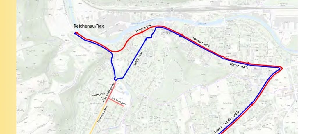 Das Bild zeigt eine Karte mit blauen und roten Routen, die die Semmeringstraße und ihre Umleitung hervorheben. Ein QR-Code ist für weitere Informationen vorhanden.