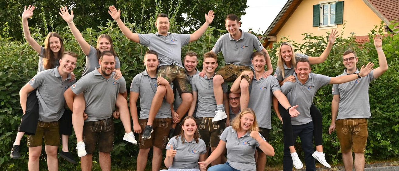 Bild enthält, People, Person, Groupshot, Pants, Shorts, Adult, Male, Man, Jeans, Portrait