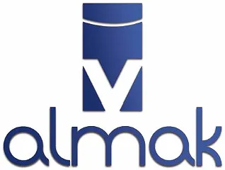 Das Bild zeigt das Logo eines Unternehmens namens Almak, bestehend aus einem stilisierten Buchstaben 'M' und dem Firmennamen in einer modernen Schriftart.