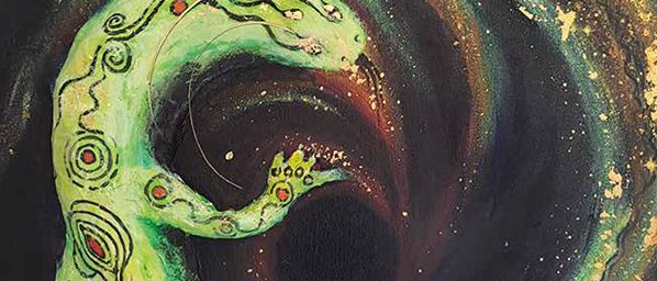 Eine abstrakte Malerei eines grünen, spiralförmigen Wesens mit roten Augen und goldenen Akzenten, die sich in einem galaktischen Hintergrund windet.