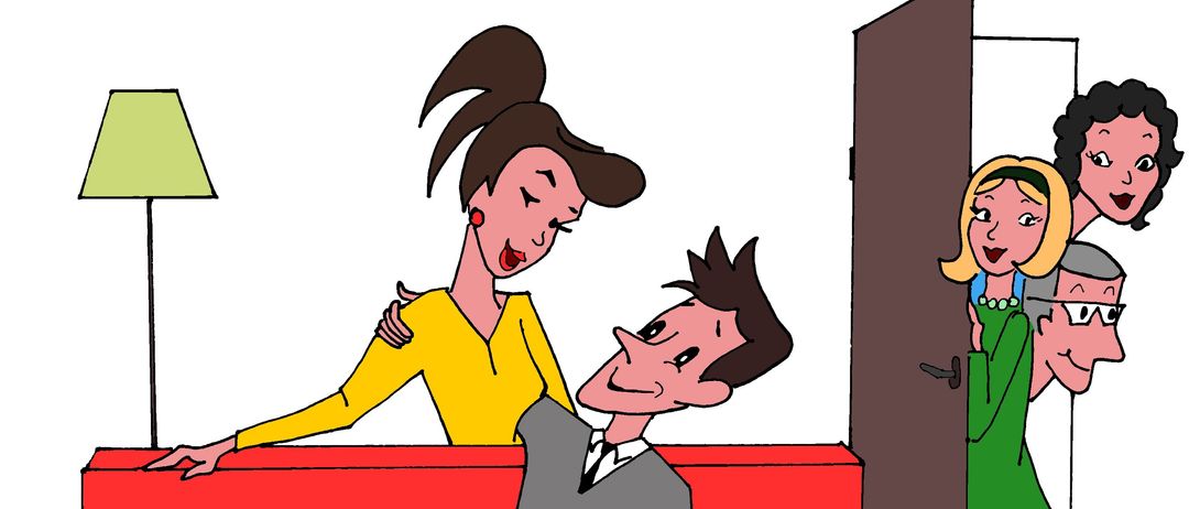 Eine Karikatur eines Mannes, der auf einem roten Sofa sitzt, mit einer Frau in einem gelben Shirt und einer anderen Frau, die aus der Tür späht.