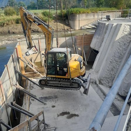 Bild enthält, Adult, Male, Man, Person, Construction, Machine, Bulldozer, Worker