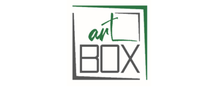 Eine weiße Seite mit dem Text 'Events & Feiern' in Schwarz, 'Tagungen, Seminare & V' in Grau und dem Wort 'BOX' in Schwarz auf der linken Seite und 'iFLISTE' in Grün auf der unteren linken Seite.