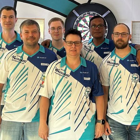 Bild enthält, People, Person, Groupshot, T-Shirt, Adult, Male, Man, Face, Glasses, Sleeve