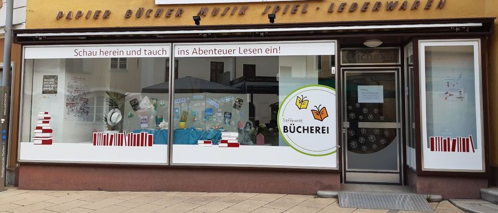 Bild enthält, Architecture, Building, Shop, Window Display, Door, Laundry
