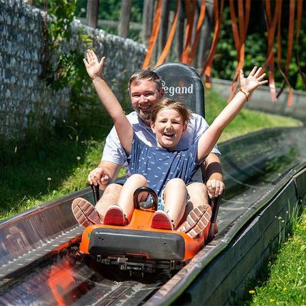Bild enthält, Grass, Face, Head, Person, Photography, Portrait, Park, Child, Female, Girl