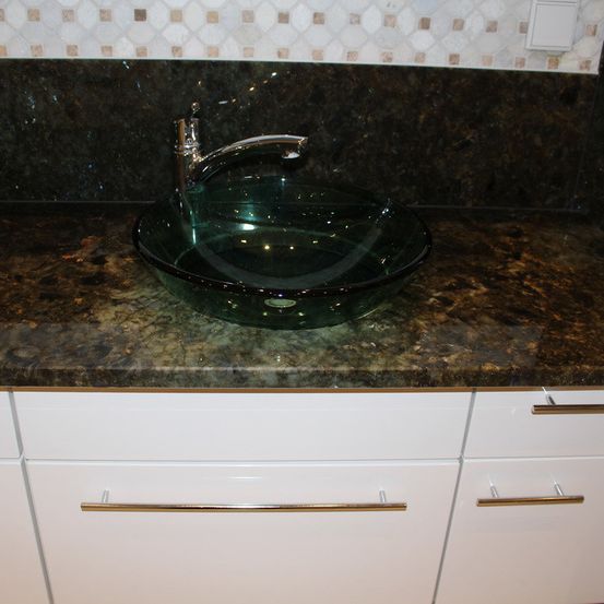 Bild enthält, Sink, Sink Faucet