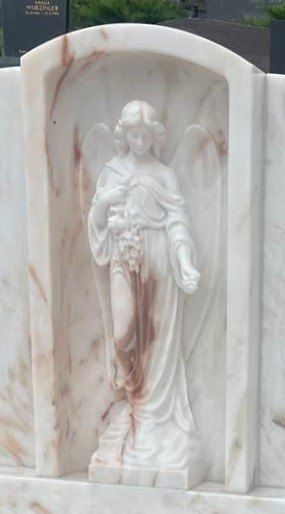 Bild enthält, Adult, Bride, Female, Person, Wedding, Woman, Tomb, Gravestone, Angel, Face