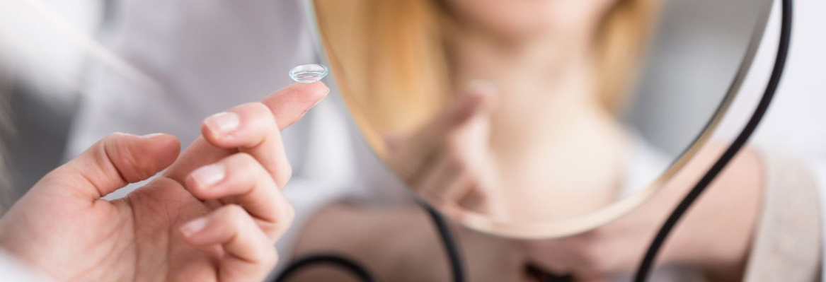 Bild enthält, Contact Lens, Adult, Female, Person, Woman