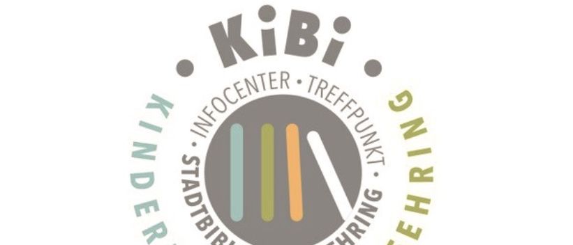 Das Logo für Kinderbibliothek zeigt die Worte KiBi, Infocenter, Treffpunkt und Fehring in einer kreisförmigen Anordnung mit bunten Linien.