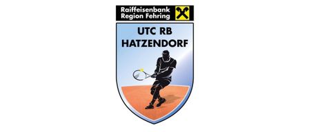 Logo der Raiffeisenbank Region Fehring mit einem Tennisspieler in Aktion auf einem Platz mit einem gelben Ball in der Luft. Der Text lautet UTR RB HATZENDORF.