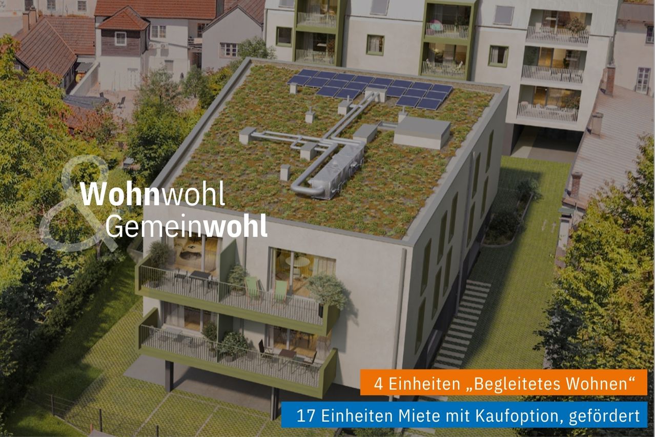 Eine Luftaufnahme eines modernen Mehrfamilienhauses mit grünem Dach, Solarpanelen und einem Balkon mit Pflanzen. Das Bild zeigt auch die Anzahl der verfügbaren Miet- und Kaufeinheiten.