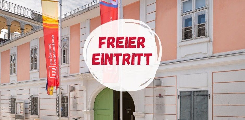 Bild enthält, City, Street, Urban, Architecture, Building, Housing, Villa, Bench, Neighborhood, Postal Office