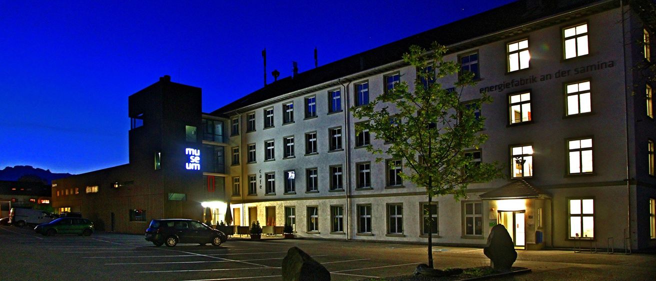 Bild enthält, City, Road, Street, Urban, Building, Hotel, Tarmac, Office Building, Neighborhood, Condo