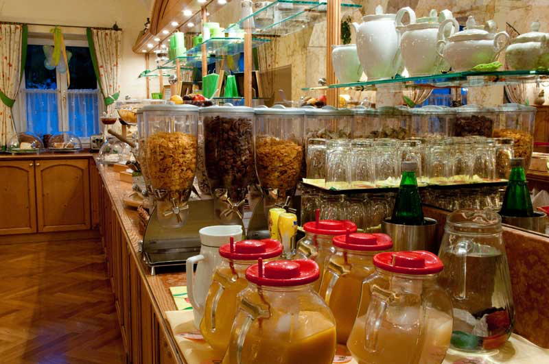 Food, Meal, Cafeteria, Indoors, Restaurant, Interior Design, Jar, Alcohol, Beer, Beverage