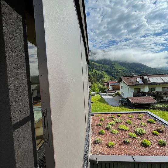 Bild enthält, Outdoors, Indoors, Interior Design, Nature, Architecture, Building, Urban, Plant