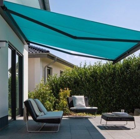 Bild enthält, Canopy, Awning, Chair, Furniture