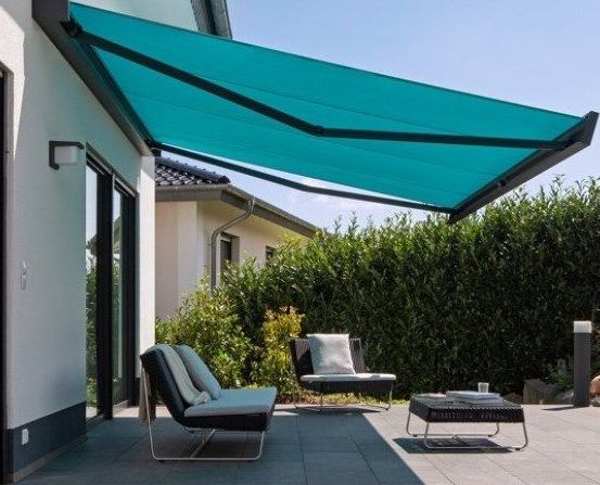 Bild enthält, Canopy, Awning, Chair, Furniture