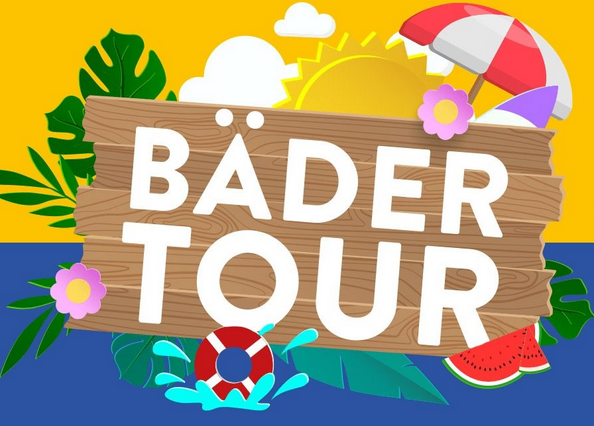 Ein Holzschild mit den Worten 'Bader Tour', umgeben von Sonne, Regenschirm und tropischen Pflanzen.