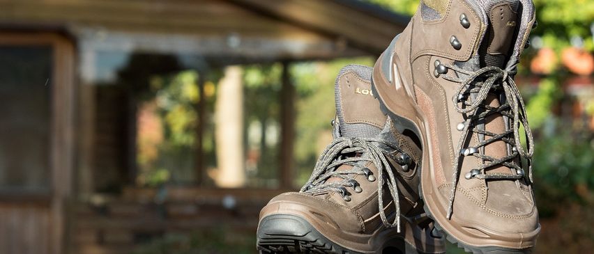 Bild enthält, Clothing, Footwear, Shoe, Sneaker, Person, Boot