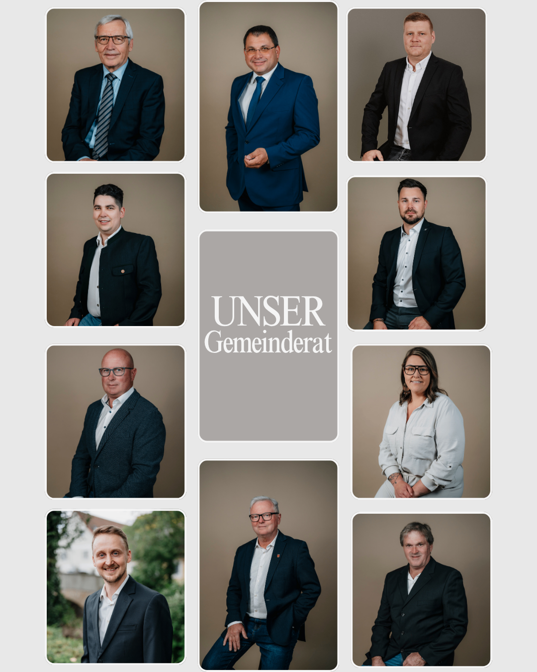 Eine Collage von Fotos mit acht Personen in formeller Kleidung, zwei davon Frauen. Die oberste Reihe zeigt vier Männer, und die untere Reihe drei Männer und eine Frau. Das mittlere Bild zeigt 'UNSER Gemeinderat.'