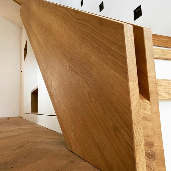 Bild enthält, Hardwood, Indoors, Interior Design, Wood, Stained Wood, Plywood, Lumber