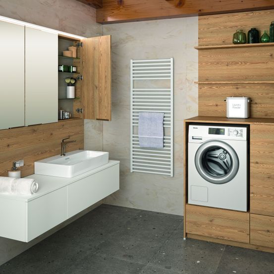 Bild enthält, Indoors, Interior Design, Appliance, Device, Electrical Device, Washer, Sink, Sink Faucet, Laundry