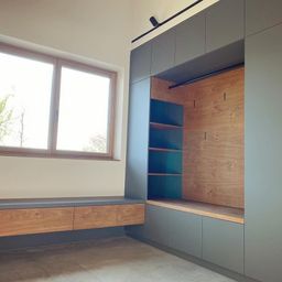 Bild enthält, Indoors, Interior Design, Wood, Furniture, Closet, Cupboard, Hardwood, Stained Wood, Wood Panels